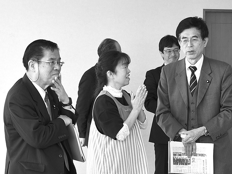 長野　協同組合振興研究議連が視察　「なるほど」「すごい」連発