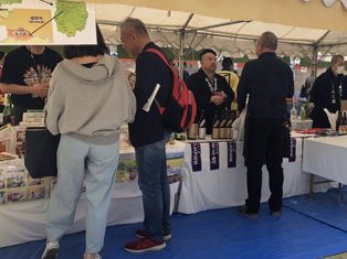 はんしんWC　刀とんぐ、尼崎城公開イベントで　自分で作るワークショップには60人