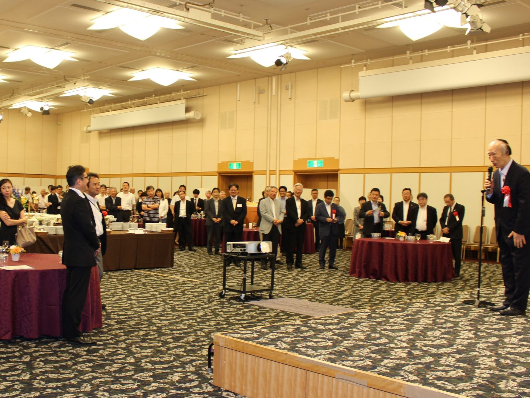 労協連総会、40周年記念レセプションのごあいさつから　法制化「もみじの頃には」