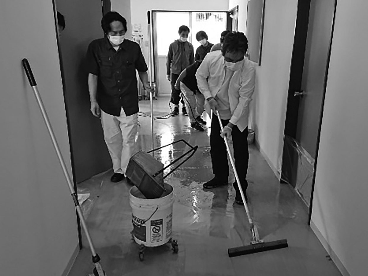 関西　釜ヶ崎支援機構と共催 「いきいき清掃講座」　技能身に付け就労へ　修了生４人がワーカーズに