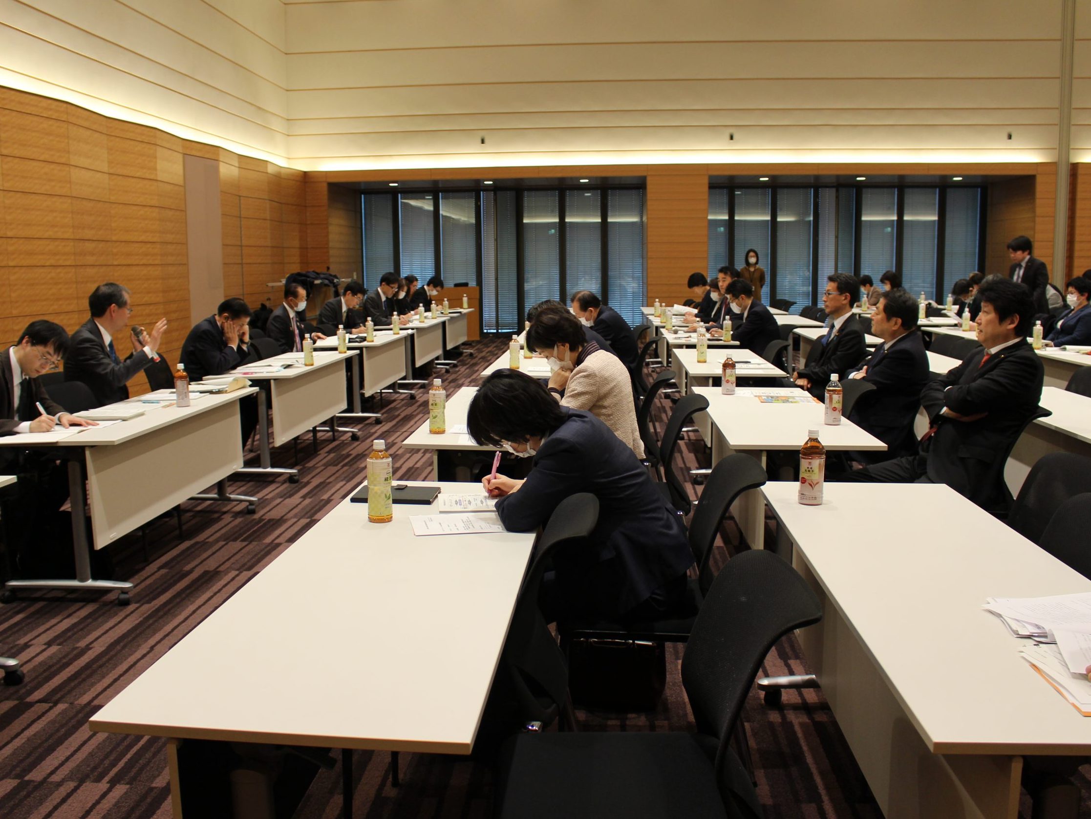 労働者協同組合法、今国会で　協同組合振興研究議員連盟総会に出席して
