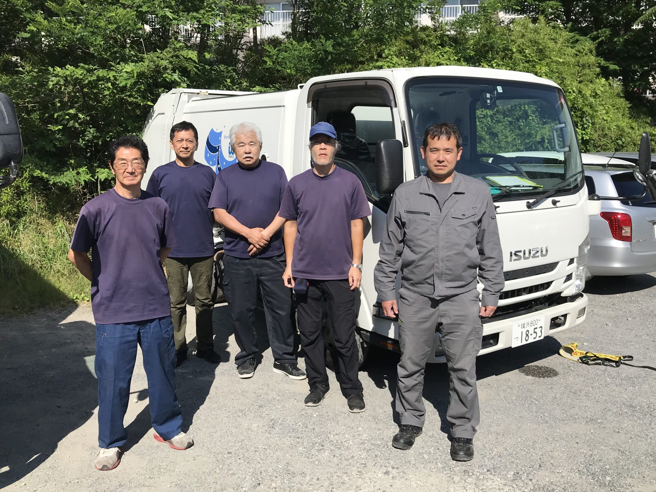 センター鎌倉　家庭ゴミ回収中　「感謝」の貼り紙