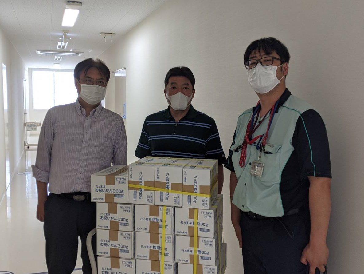 東葛事業所 　東葛病院に　ありがとうサラダは温野菜に 　フードバンクからどら焼きも　