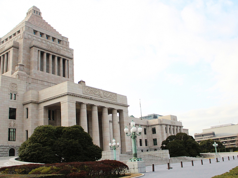 臨時国会始まる　労協法成立を