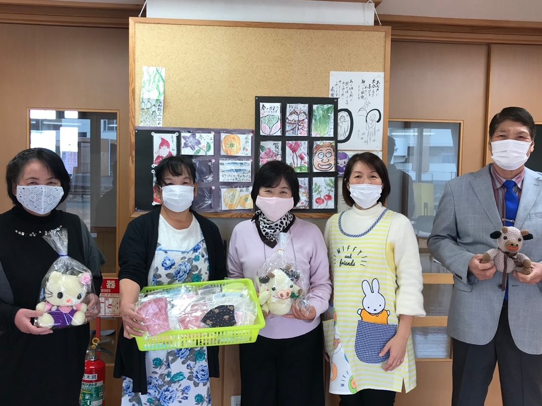栃木・矢板はつらつ館　労協新聞、カレンダー、 小物を携え総対話行動　