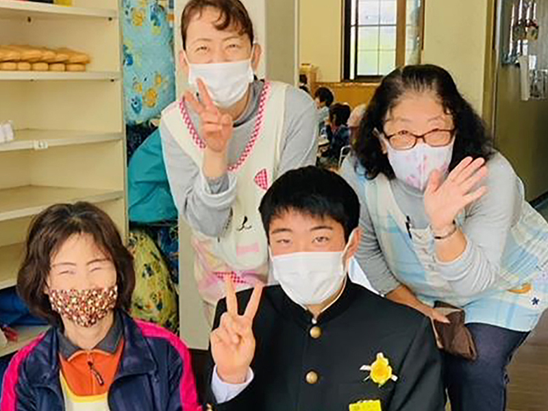 愛媛・松山 保育所ぶどうの樹　卒園生があいさつに 嬉しくてウルウル