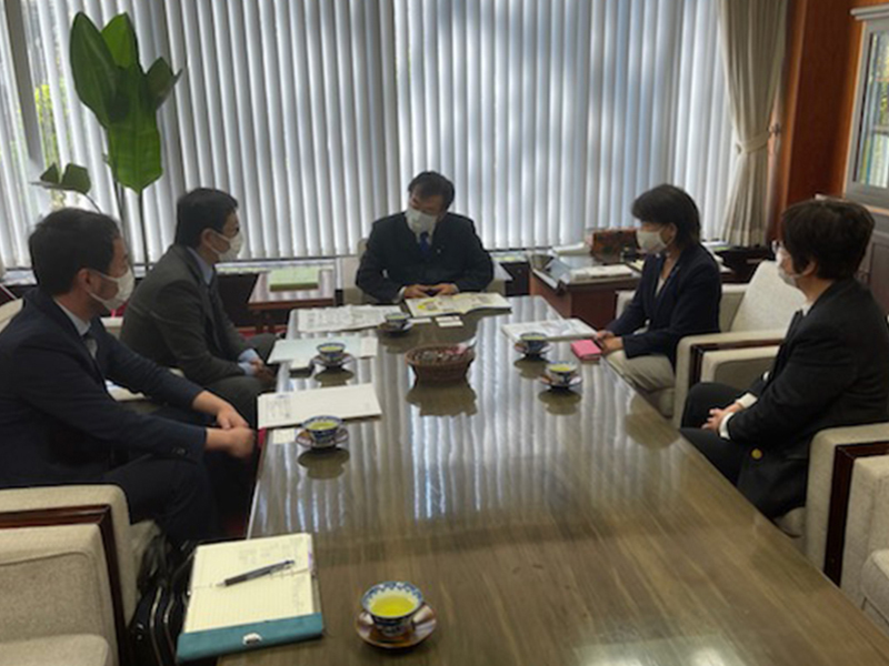 センター山陽事業本部　波多岡山県議会議長、県雇用政策課と懇談　施行に向けて、担当課と協議始まる
