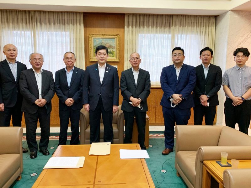 塩田鹿児島県知事と労協法で懇談　連合鹿児島会長、労福協専務同席