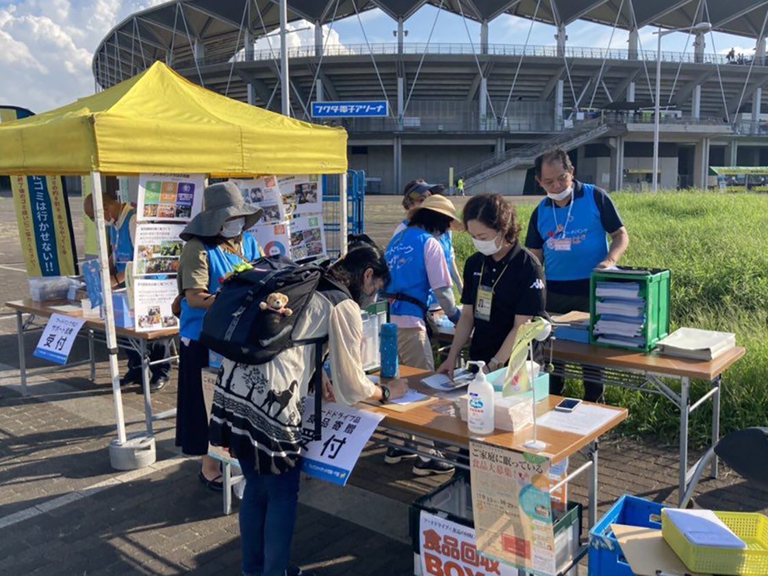 フードバンクちばがフードドライブ　ジェフ市原・千葉の女子選手もボランティア参加
