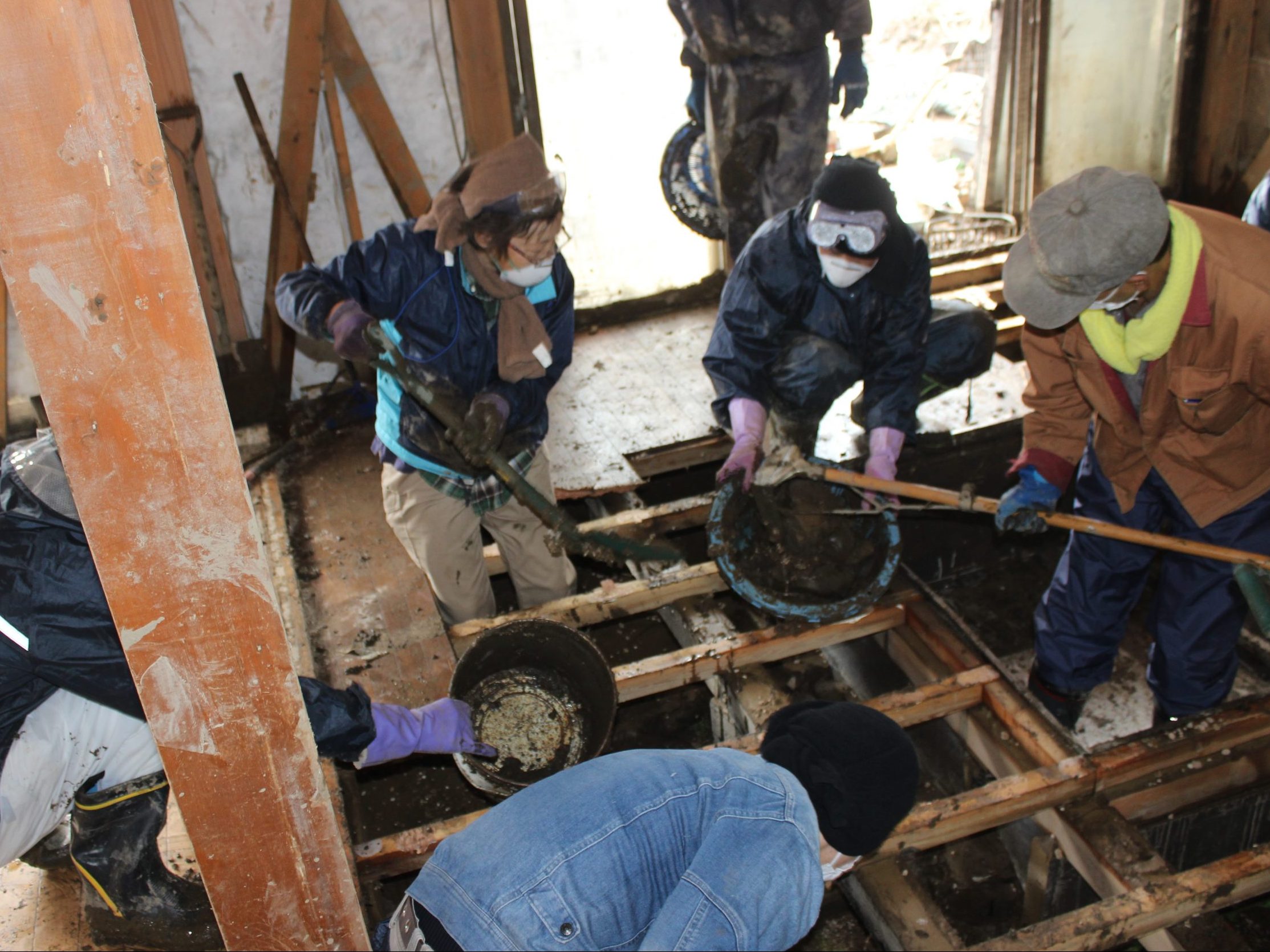 長野　台風19号被害　浸水した穂保地区で家財撤去、泥出し　労協ながの、センター事業団など復旧活動に奮闘