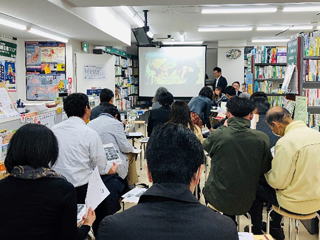 東京　協同ではたらくガイドブック – 入門編 -　こみっと・松岡さん、明治大学・大高先生　書店で発行記念トークイベント