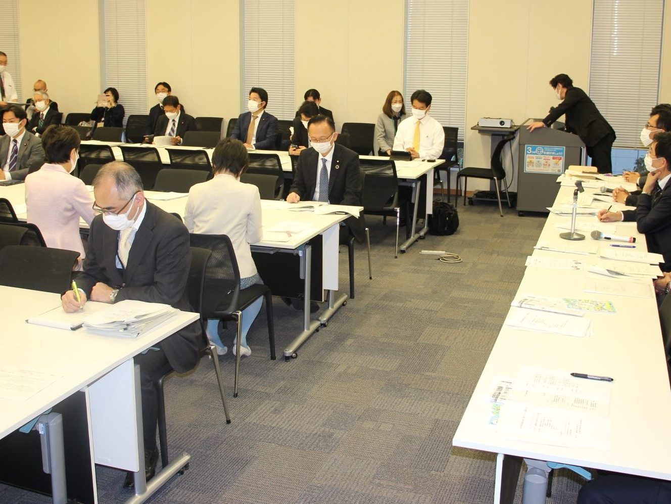協同労働推進議連役員のみなさん 年頭あいさつ　労協法元年　持続可能で活力ある社会の実現を