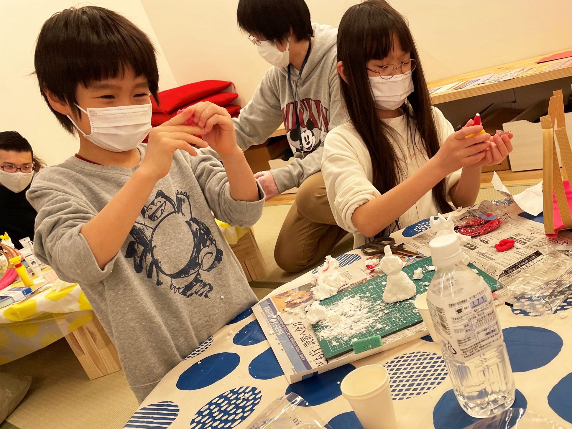 仙台・みんなのＢＡＳＥ 　多世代イベントでひな飾りづくり