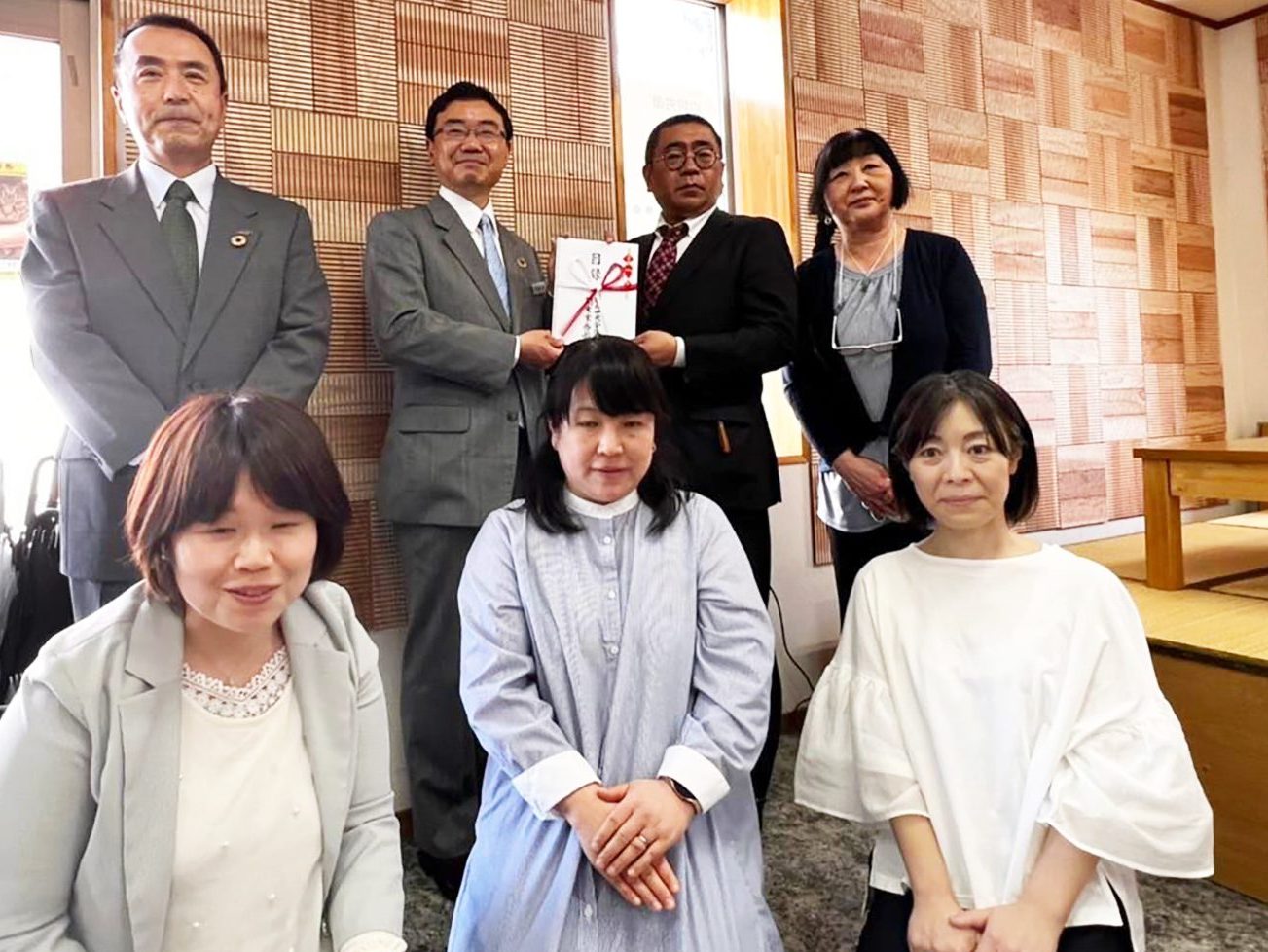 長野・上田事業所　「信州産の木材に親しんで」   県産杉の内装材275枚