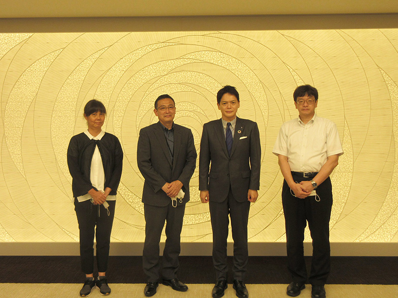 神奈川　横浜市山中市長と懇談「地域課題解決への寄与を期待」