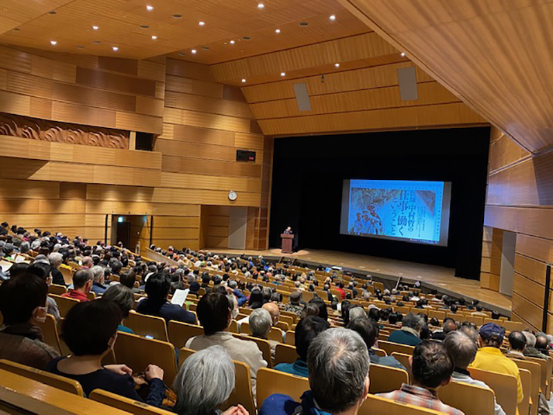 映画　医師　中村哲の仕事・働くということ　前橋上映会に４６０人　行列は途切れることなく、駐車場は一杯…