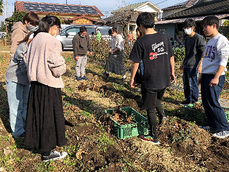 埼玉　埼玉大寄附講座「働くことを考える」　学生15人ふじみ野「そらまめ」へ