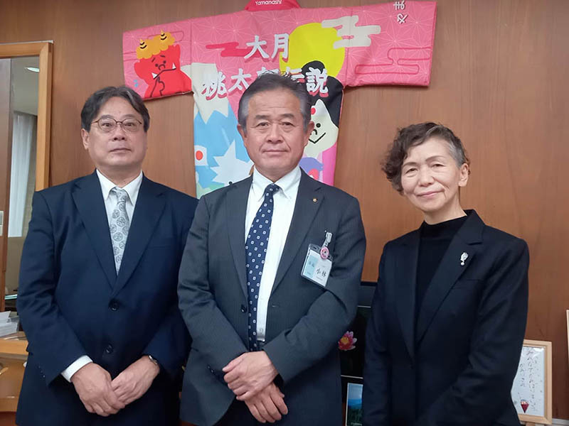 センター東京三多摩・山梨　小林大月市長懇談　「市政70周年行事に 協同労働の講演会を」