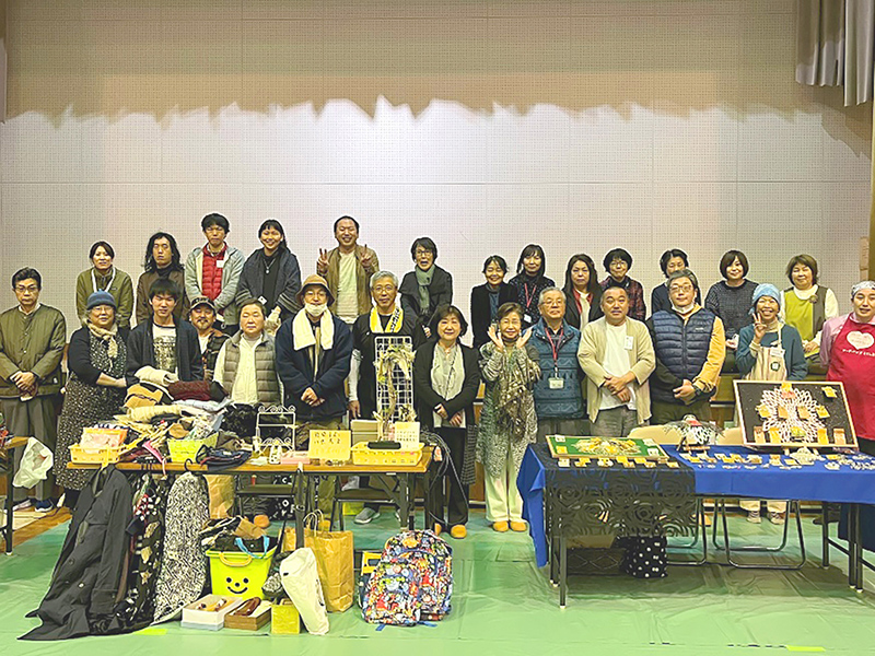 こうちやえもん事業所　弥右衛門ふれあいセンター　多世代交流フェス 「やえもんカフェ」　まちづくり講座参加者らと企画・準備