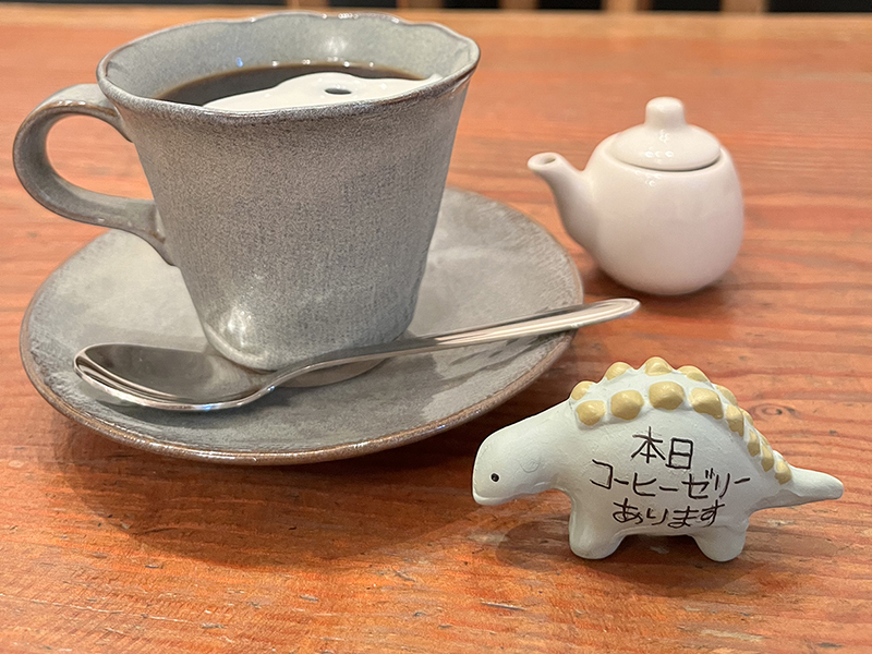 東京・豊島　センター事業団自立支援センター　カフェまめのき　本日コーヒーゼリーありますサウルス　あまりにもかわいすぎる… いいね17万件