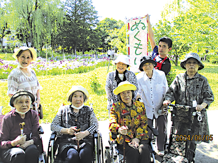 満開の菖蒲園、沢山の笑顔　習志野ぬくもり