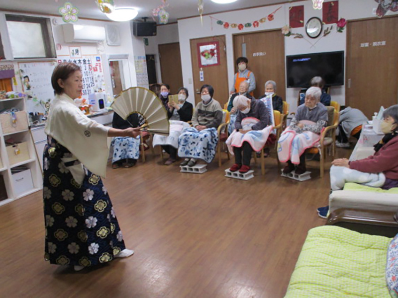 千葉・習志野 ぬくもり　初の“剣舞”にみんな釘付け