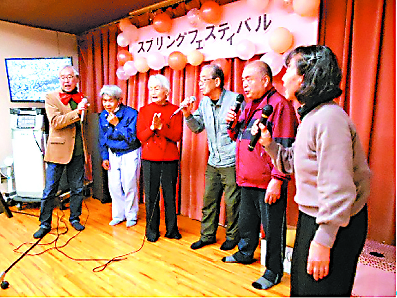 埼玉・富士見　老人福祉センターびん沼荘　社会連帯企画　「スプリングフェスタ」　男女混合紅白歌合戦などで仲間に