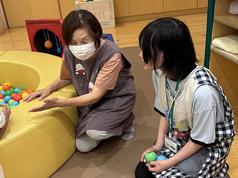 保育士確保への道　学校訪問　困難かかえる学生の働く場、相談される　「私が働きたい」「授業で話して」と先生　最近の取り組み…中村央さんに聞く