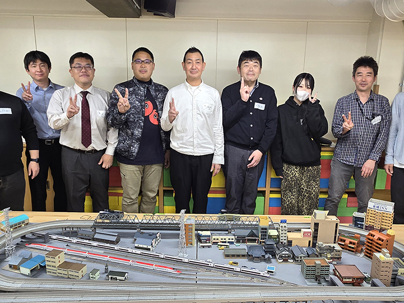 東京・渋谷　ワーカーズコープとＪＴＳＵ　地域で広がる社会連帯活動　西原、笹幡両保育園　卒園の思い出に　電車のお仕事体験　信号合図、拾得物回収