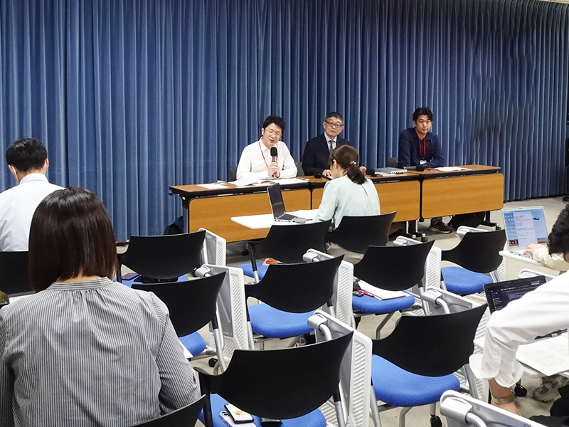 雫穿大生ら研究会　文科省で記者会見　子ども中心の教育制度へ　政策提言　