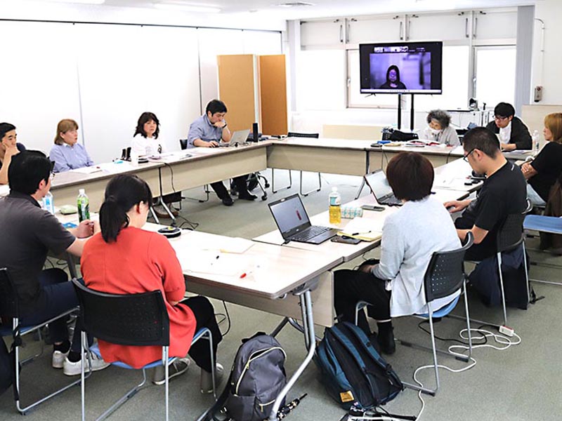 保育士 確保への道　 園長会議から　日本デザイン福祉専門学校の14人見学実習